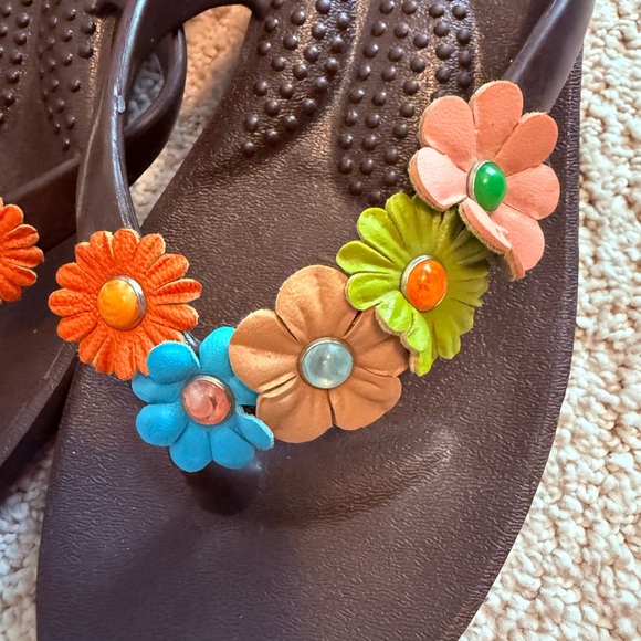 Oka-B Floral Wedge Platform Flip Flops ML (8-9.5) Brown Multi-Flower Gently Used - Picture 5 of 14